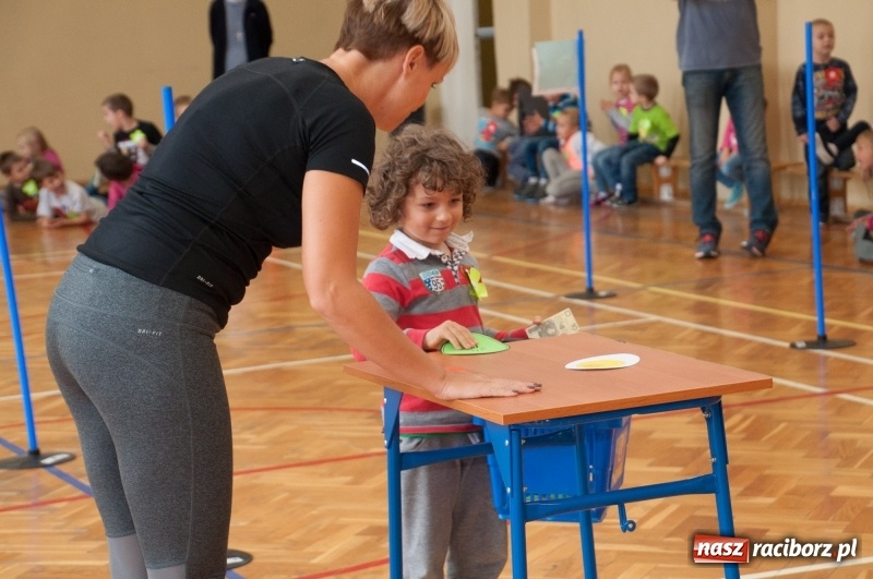 Zdjęcie w galerii na portalu naszraciborz.pl: Pierwsze szkolne zajęcia przedszkolaków. SP 18 otwarła drzwi dla najmłodszych wiadomości z regionu