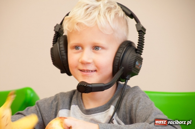 Zdjęcie w galerii na portalu naszraciborz.pl: Pierwsze szkolne zajęcia przedszkolaków. SP 18 otwarła drzwi dla najmłodszych wiadomości z regionu