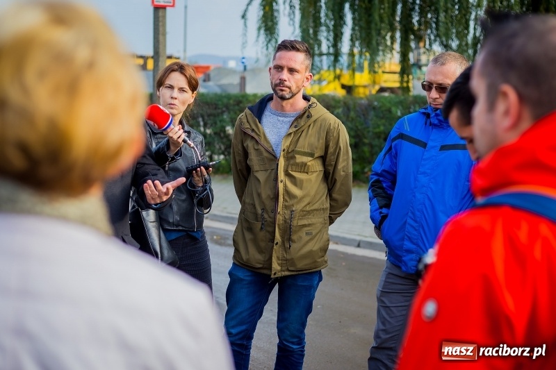 Zdjęcie w galerii na portalu naszraciborz.pl: Wizyta na terenie asfalciarni PRD. Mieszkańcy nie chcieli zobaczyć zakładu wiadomości z regionu