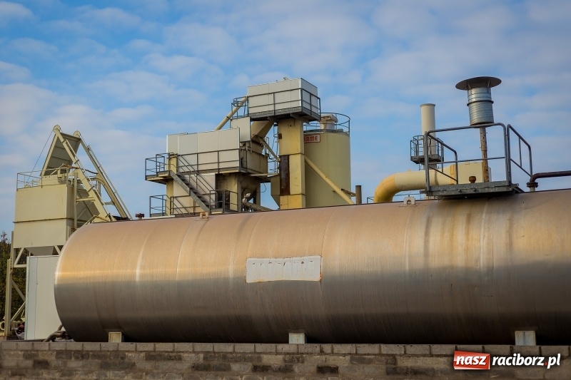 Zdjęcie w galerii na portalu naszraciborz.pl: Wizyta na terenie asfalciarni PRD. Mieszkańcy nie chcieli zobaczyć zakładu wiadomości z regionu