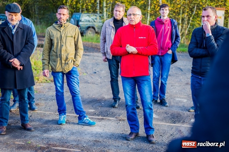 Zdjęcie w galerii na portalu naszraciborz.pl: Wizyta na terenie asfalciarni PRD. Mieszkańcy nie chcieli zobaczyć zakładu wiadomości z regionu