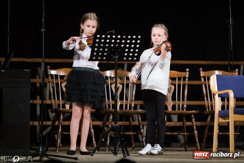 Zdjęcie w galerii na portalu naszraciborz.pl: Błogosławiony ksiądz dr Emil Szramek bohaterem Wieczoru Polskiego w Strzesze wiadomości z regionu