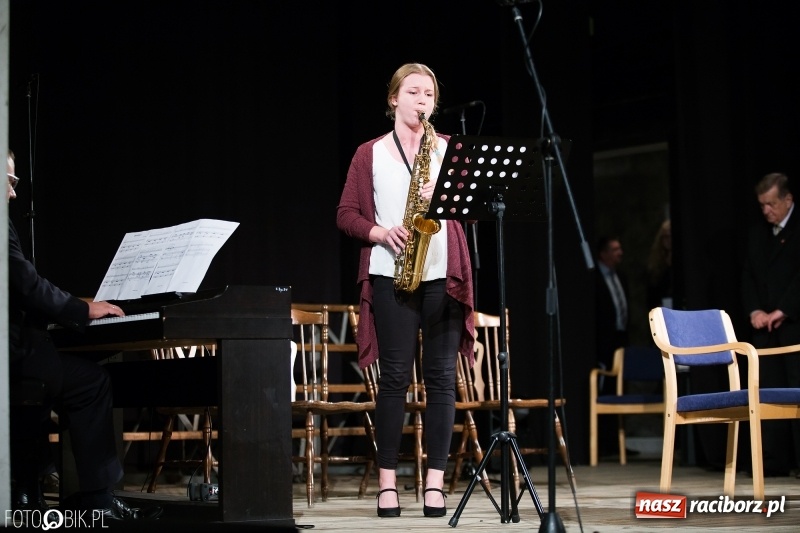 Zdjęcie w galerii na portalu naszraciborz.pl: Błogosławiony ksiądz dr Emil Szramek bohaterem Wieczoru Polskiego w Strzesze wiadomości z regionu
