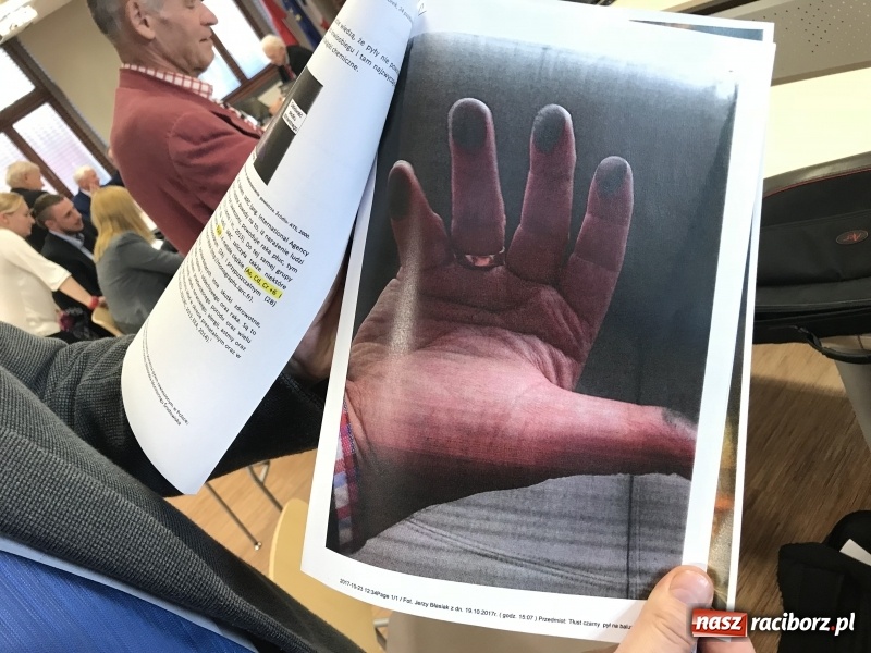 Zdjęcie w galerii na portalu naszraciborz.pl: Czarna łapa, czyli co pyli na Ostrogu. Radny Wierzbicki o niepokojach mieszkańców  wiadomości z regionu