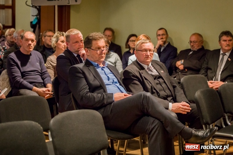 Zdjęcie w galerii na portalu naszraciborz.pl: Asfalciarnia na Płoni. Prace trwają, terminu przeprowadzki brak  wiadomości z regionu