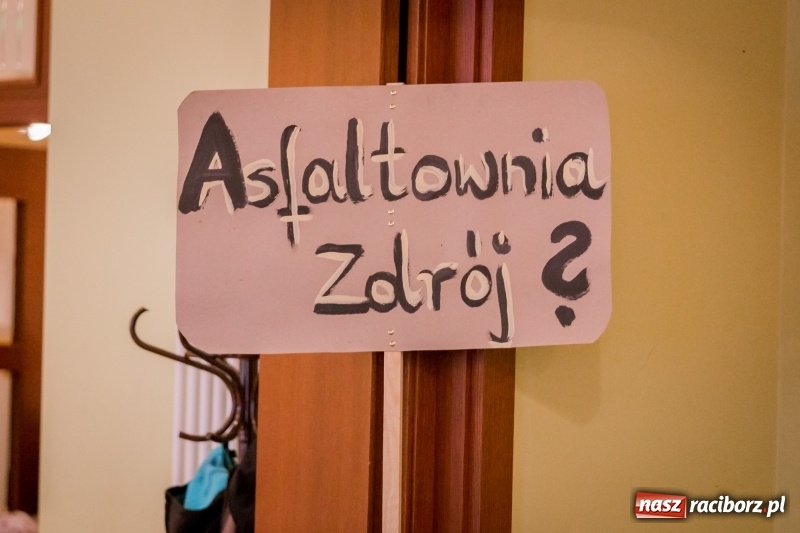 Zdjęcie w galerii na portalu naszraciborz.pl: Asfalciarnia na Płoni. Prace trwają, terminu przeprowadzki brak  wiadomości z regionu