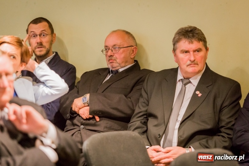 Zdjęcie w galerii na portalu naszraciborz.pl: Asfalciarnia na Płoni. Prace trwają, terminu przeprowadzki brak  wiadomości z regionu