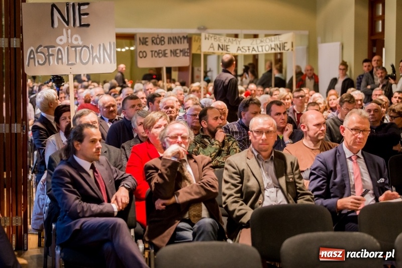 Zdjęcie w galerii na portalu naszraciborz.pl: Asfalciarnia na Płoni. Prace trwają, terminu przeprowadzki brak  wiadomości z regionu