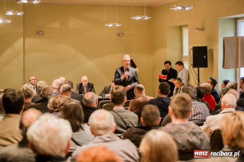 Zdjęcie w galerii na portalu naszraciborz.pl: Asfalciarnia na Płoni. Prace trwają, terminu przeprowadzki brak  wiadomości z regionu