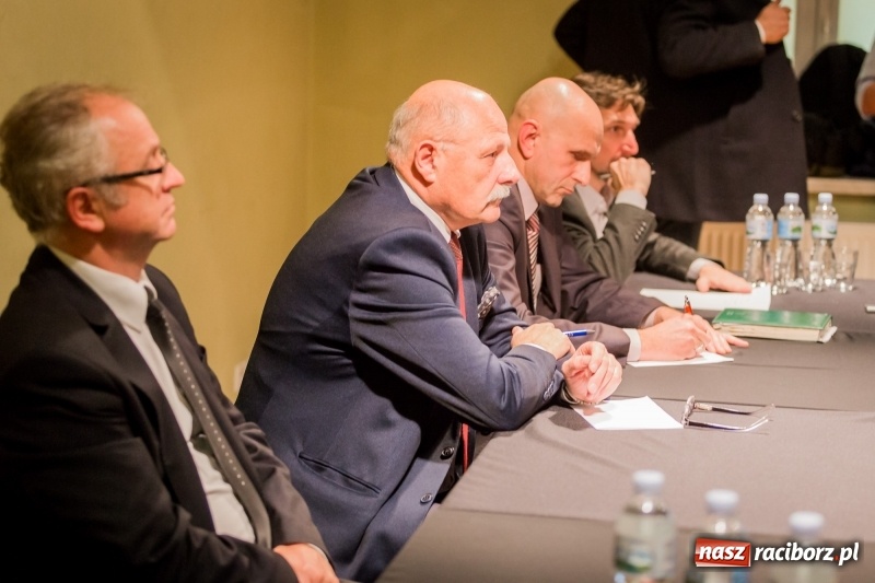 Zdjęcie w galerii na portalu naszraciborz.pl: Asfalciarnia na Płoni. Prace trwają, terminu przeprowadzki brak  wiadomości z regionu