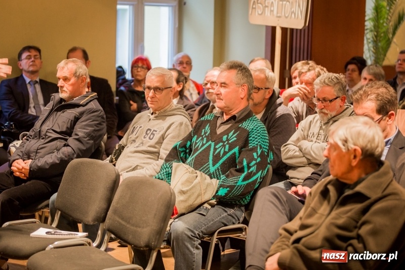 Zdjęcie w galerii na portalu naszraciborz.pl: Asfalciarnia na Płoni. Prace trwają, terminu przeprowadzki brak  wiadomości z regionu