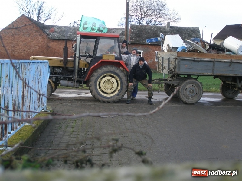 Zdjęcie w galerii na portalu naszraciborz.pl: Trwa kolejna powiatowa ZŁOMIADA  wiadomości z regionu