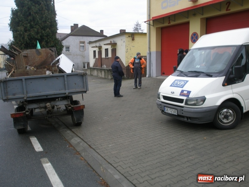 Zdjęcie w galerii na portalu naszraciborz.pl: Trwa kolejna powiatowa ZŁOMIADA  wiadomości z regionu