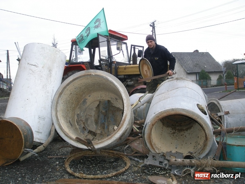 Zdjęcie w galerii na portalu naszraciborz.pl: Trwa kolejna powiatowa ZŁOMIADA  wiadomości z regionu