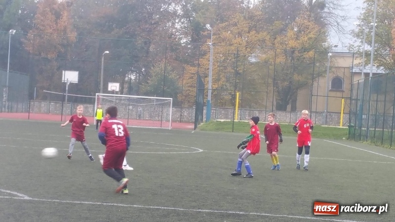 Zdjęcie w galerii na portalu naszraciborz.pl: Drużyna SP 18 awansowała do finału powiatowego turnieju o Puchar Tymbarku wiadomości z regionu