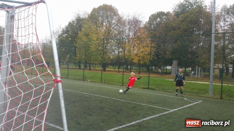 Zdjęcie w galerii na portalu naszraciborz.pl: Drużyna SP 18 awansowała do finału powiatowego turnieju o Puchar Tymbarku wiadomości z regionu