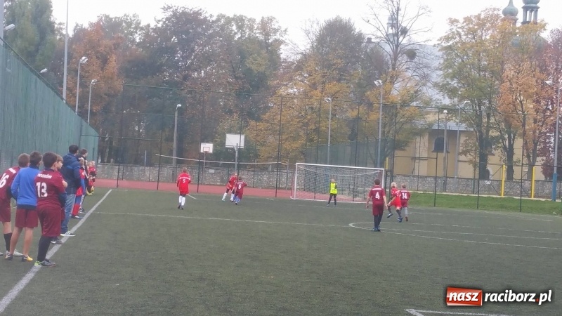 Zdjęcie w galerii na portalu naszraciborz.pl: Drużyna SP 18 awansowała do finału powiatowego turnieju o Puchar Tymbarku wiadomości z regionu