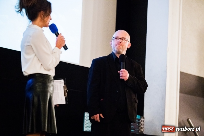 Zdjęcie w galerii na portalu naszraciborz.pl: Premiera filmu Z kamerą po Brzeziu znanym i nieznanym w Domu Kultury Strzecha wiadomości z regionu