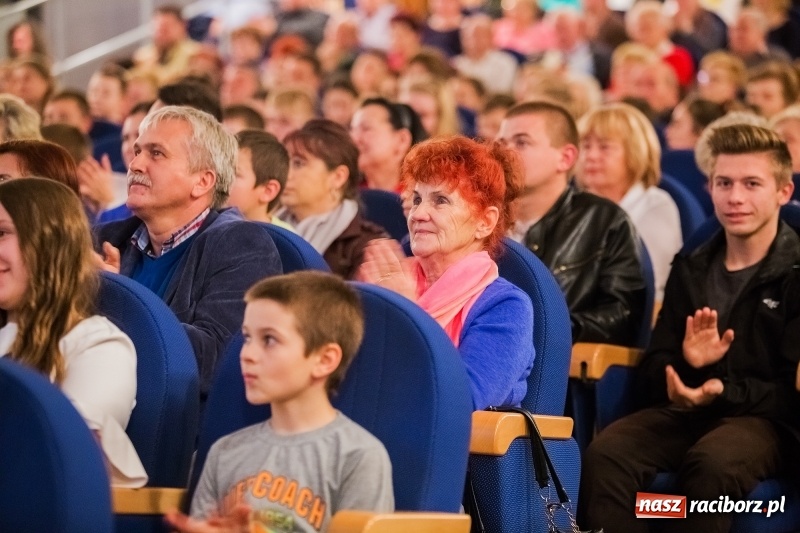 Zdjęcie w galerii na portalu naszraciborz.pl: Premiera filmu Z kamerą po Brzeziu znanym i nieznanym w Domu Kultury Strzecha wiadomości z regionu