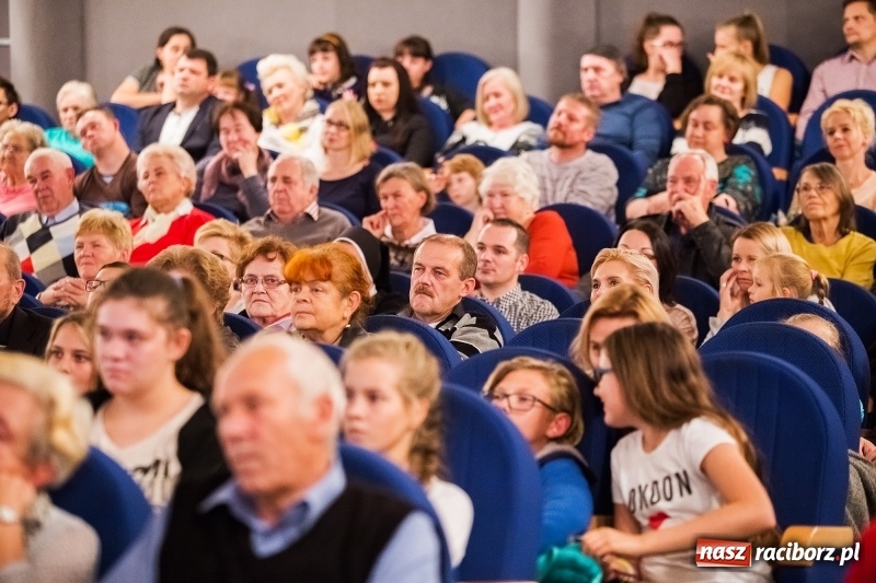 Zdjęcie w galerii na portalu naszraciborz.pl: Premiera filmu Z kamerą po Brzeziu znanym i nieznanym w Domu Kultury Strzecha wiadomości z regionu