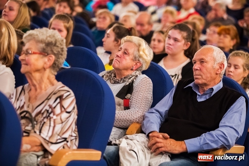 Zdjęcie w galerii na portalu naszraciborz.pl: Premiera filmu Z kamerą po Brzeziu znanym i nieznanym w Domu Kultury Strzecha wiadomości z regionu