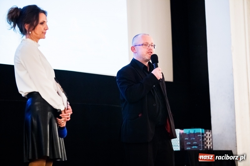 Zdjęcie w galerii na portalu naszraciborz.pl: Premiera filmu Z kamerą po Brzeziu znanym i nieznanym w Domu Kultury Strzecha wiadomości z regionu