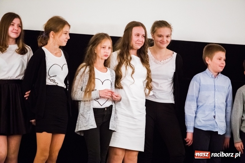 Zdjęcie w galerii na portalu naszraciborz.pl: Premiera filmu Z kamerą po Brzeziu znanym i nieznanym w Domu Kultury Strzecha wiadomości z regionu