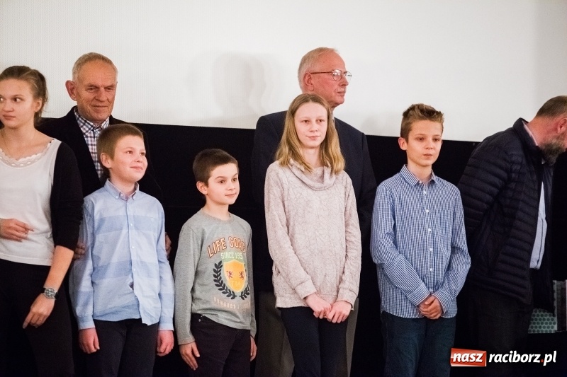 Zdjęcie w galerii na portalu naszraciborz.pl: Premiera filmu Z kamerą po Brzeziu znanym i nieznanym w Domu Kultury Strzecha wiadomości z regionu