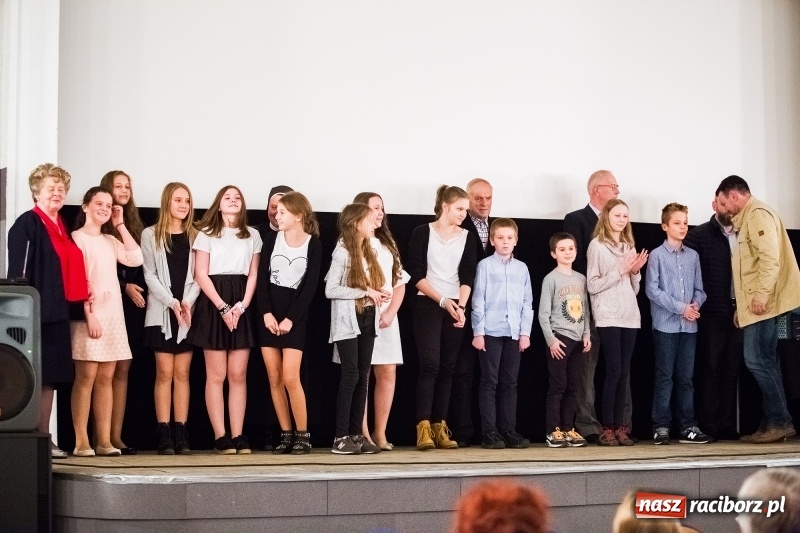 Zdjęcie w galerii na portalu naszraciborz.pl: Premiera filmu Z kamerą po Brzeziu znanym i nieznanym w Domu Kultury Strzecha wiadomości z regionu