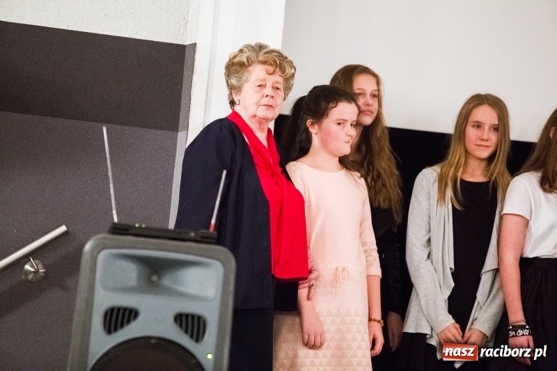 Zdjęcie w galerii na portalu naszraciborz.pl: Premiera filmu Z kamerą po Brzeziu znanym i nieznanym w Domu Kultury Strzecha wiadomości z regionu