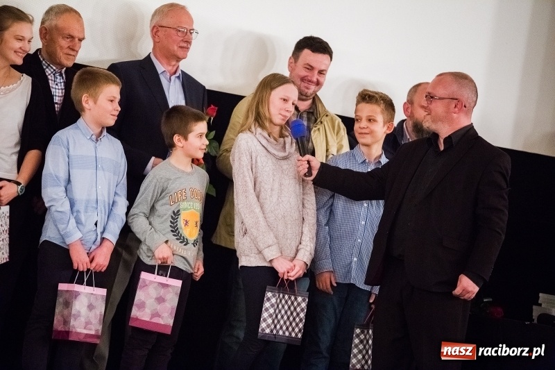 Zdjęcie w galerii na portalu naszraciborz.pl: Premiera filmu Z kamerą po Brzeziu znanym i nieznanym w Domu Kultury Strzecha wiadomości z regionu