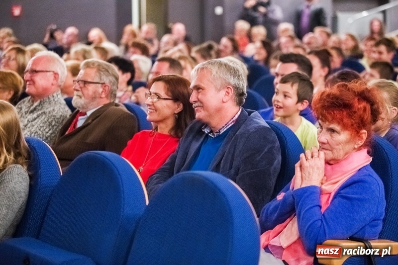 Zdjęcie w galerii na portalu naszraciborz.pl: Premiera filmu Z kamerą po Brzeziu znanym i nieznanym w Domu Kultury Strzecha wiadomości z regionu