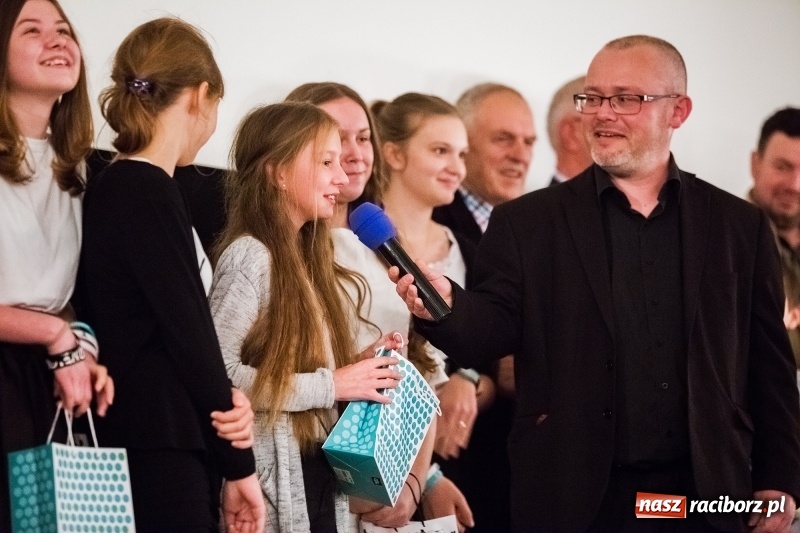 Zdjęcie w galerii na portalu naszraciborz.pl: Premiera filmu Z kamerą po Brzeziu znanym i nieznanym w Domu Kultury Strzecha wiadomości z regionu