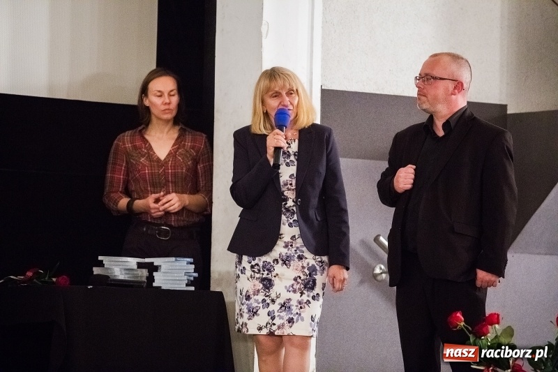 Zdjęcie w galerii na portalu naszraciborz.pl: Premiera filmu Z kamerą po Brzeziu znanym i nieznanym w Domu Kultury Strzecha wiadomości z regionu