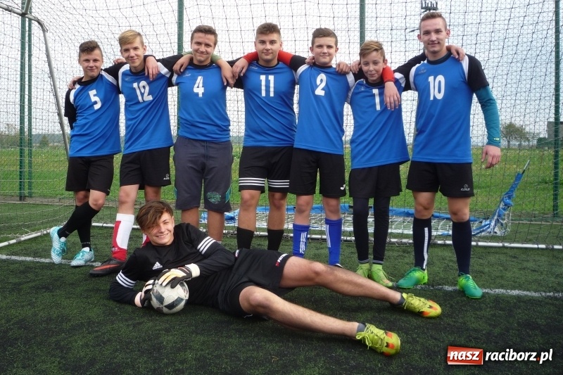 Zdjęcie w galerii na portalu naszraciborz.pl: Gminne Igrzyska Młodzieży Szkolnej w piłce nożnej chłopców  wiadomości z regionu