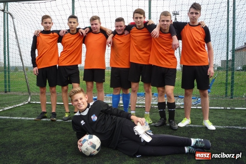 Zdjęcie w galerii na portalu naszraciborz.pl: Gminne Igrzyska Młodzieży Szkolnej w piłce nożnej chłopców  wiadomości z regionu