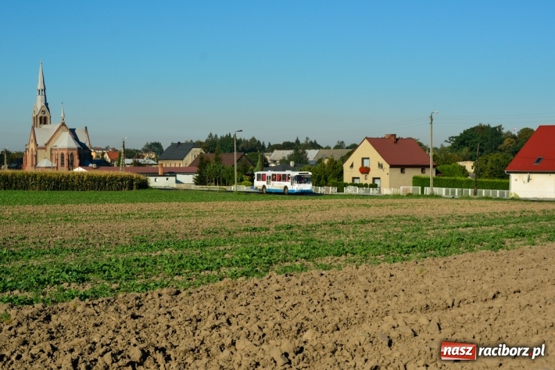 Zdjęcie w galerii na portalu naszraciborz.pl: PKS w Raciborzu pożegnał ostatniego mercedesa O 307 wiadomości z regionu