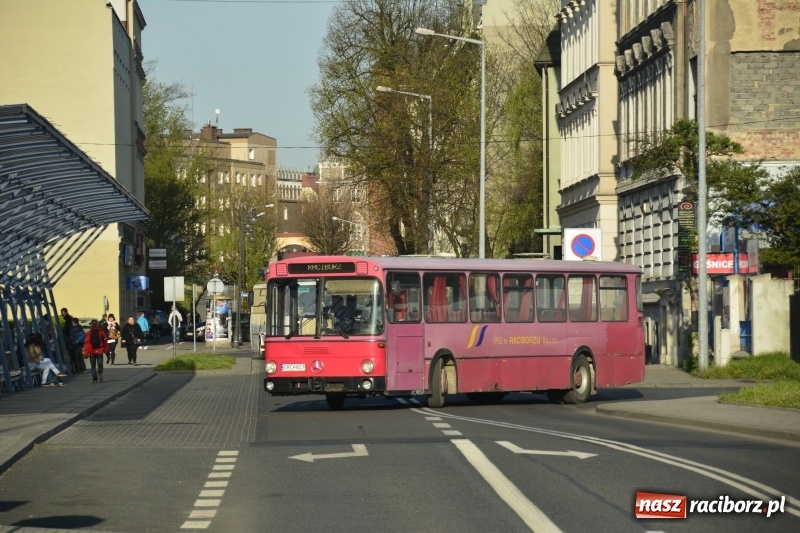 Zdjęcie w galerii na portalu naszraciborz.pl: PKS w Raciborzu pożegnał ostatniego mercedesa O 307 wiadomości z regionu