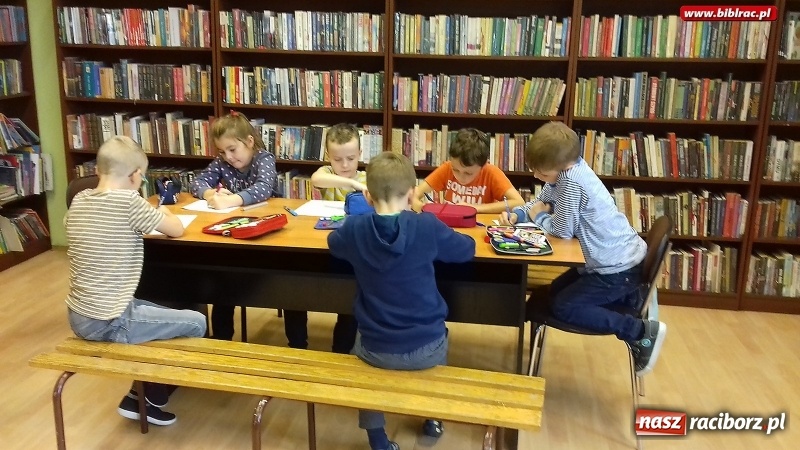 Zdjęcie w galerii na portalu naszraciborz.pl: Marzycielska Poczta w bibliotece  wiadomości z regionu