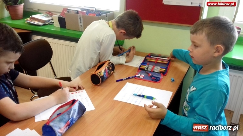 Zdjęcie w galerii na portalu naszraciborz.pl: Marzycielska Poczta w bibliotece  wiadomości z regionu