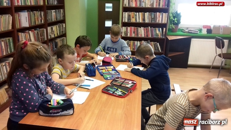 Zdjęcie w galerii na portalu naszraciborz.pl: Marzycielska Poczta w bibliotece  wiadomości z regionu