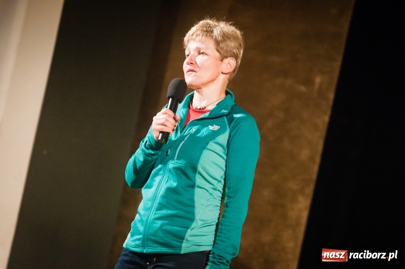 Zdjęcie w galerii na portalu naszraciborz.pl: Tłumy młodzieży na XIV Festiwalu Podróżniczym Wiatraki wiadomości z regionu