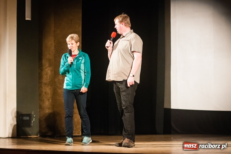 Zdjęcie w galerii na portalu naszraciborz.pl: Tłumy młodzieży na XIV Festiwalu Podróżniczym Wiatraki wiadomości z regionu