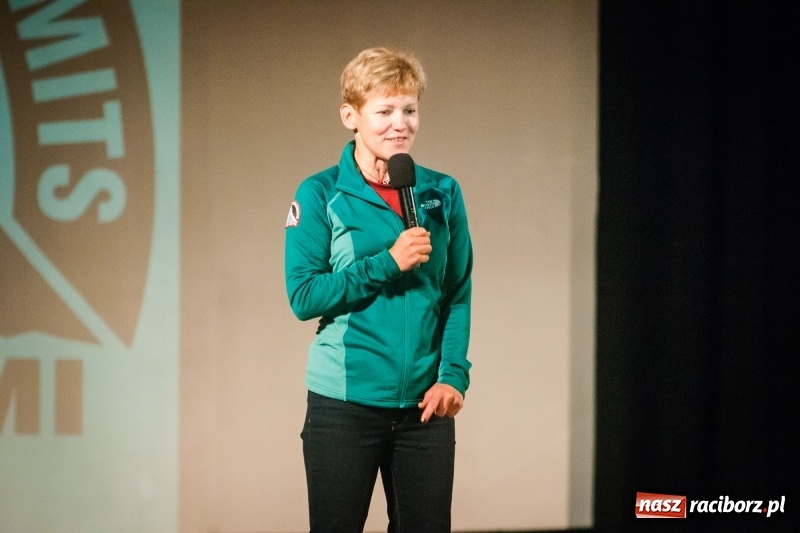 Zdjęcie w galerii na portalu naszraciborz.pl: Tłumy młodzieży na XIV Festiwalu Podróżniczym Wiatraki wiadomości z regionu