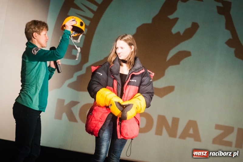 Zdjęcie w galerii na portalu naszraciborz.pl: Tłumy młodzieży na XIV Festiwalu Podróżniczym Wiatraki wiadomości z regionu