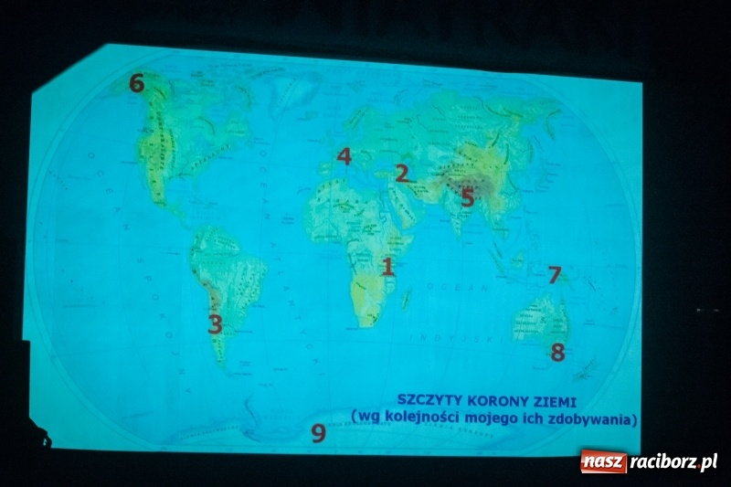 Zdjęcie w galerii na portalu naszraciborz.pl: Tłumy młodzieży na XIV Festiwalu Podróżniczym Wiatraki wiadomości z regionu