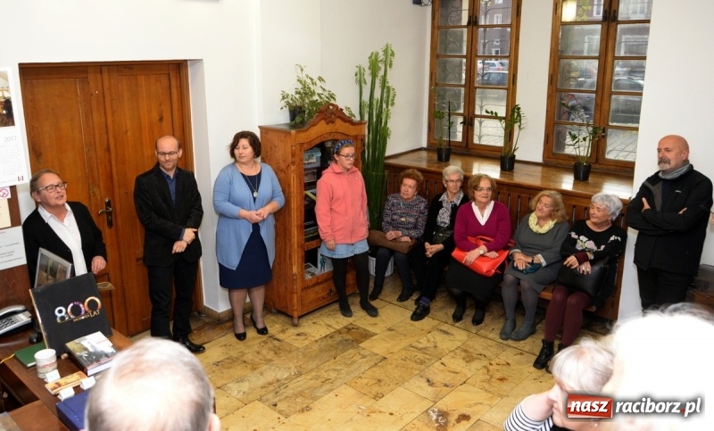 Zdjęcie w galerii na portalu naszraciborz.pl: PRZYSTANEK PRL - w raciborskim Muzeum otwarto nową wystawę czasową wiadomości z regionu