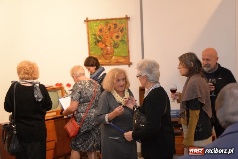 Zdjęcie w galerii na portalu naszraciborz.pl: PRZYSTANEK PRL - w raciborskim Muzeum otwarto nową wystawę czasową wiadomości z regionu