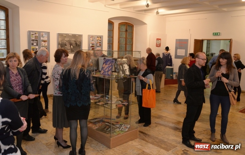 Zdjęcie w galerii na portalu naszraciborz.pl: PRZYSTANEK PRL - w raciborskim Muzeum otwarto nową wystawę czasową wiadomości z regionu