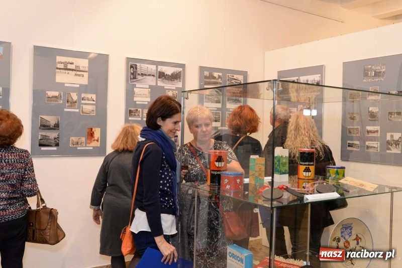 Zdjęcie w galerii na portalu naszraciborz.pl: PRZYSTANEK PRL - w raciborskim Muzeum otwarto nową wystawę czasową wiadomości z regionu